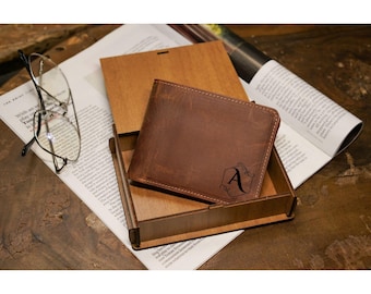 Personalized Leather Bifold Wallet, Custom Initial Wallet for Men, Minimalist Genuine Leather Wallet, Everyday Gift for Him