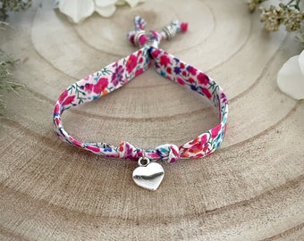 デザイナーColleen Tolandによる、ロマンティックなハンドビーズ