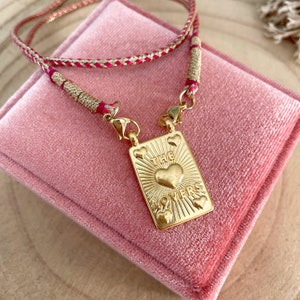 Tarot bañado en oro de 24 k LOS AMANTES, colgante estilo escapulario en cordón indio Dori rosa, azul, naranja o verde y dorado, collar Grigri