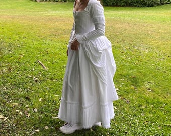 18th Century Handmade Robe a la Polonaise in White Cotton Size 6