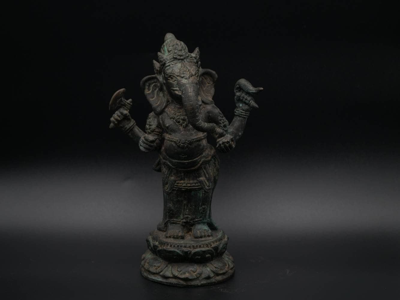 ブロンズ製ガネーシャ立像 4 腕 蓮華座像 7.4 インチ - Etsy 日本
