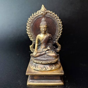 Eine Bronzeskulptur von Meditationsbuddha, Schutzbuddha, Bronzebuddha, Sculputere Dekoration, spirituelles Geschenk