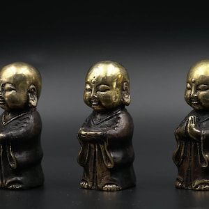 Une Sculpture En Bronze De Bouddha Debout Bouddha Protecteur Etsy France