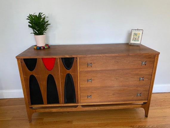 Broyhill vintage outlet world collection