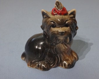 Figura de cachorro Yorkshire Terrier Yorkie de Goebel Hummel n.° 514