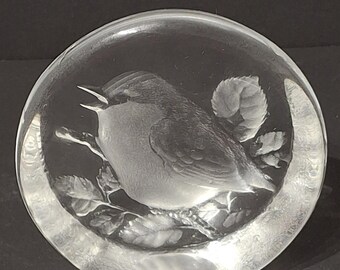 Fine Art Crystal Glass, Bird, display or Paperweight, Signed, Mats Jonasson,