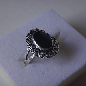 sterling silver ring with black onyx.