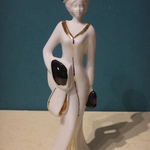 Vintage, Capodimonte, Neapolitan, made in Italy (Naples), porcelain figurine of a Lady