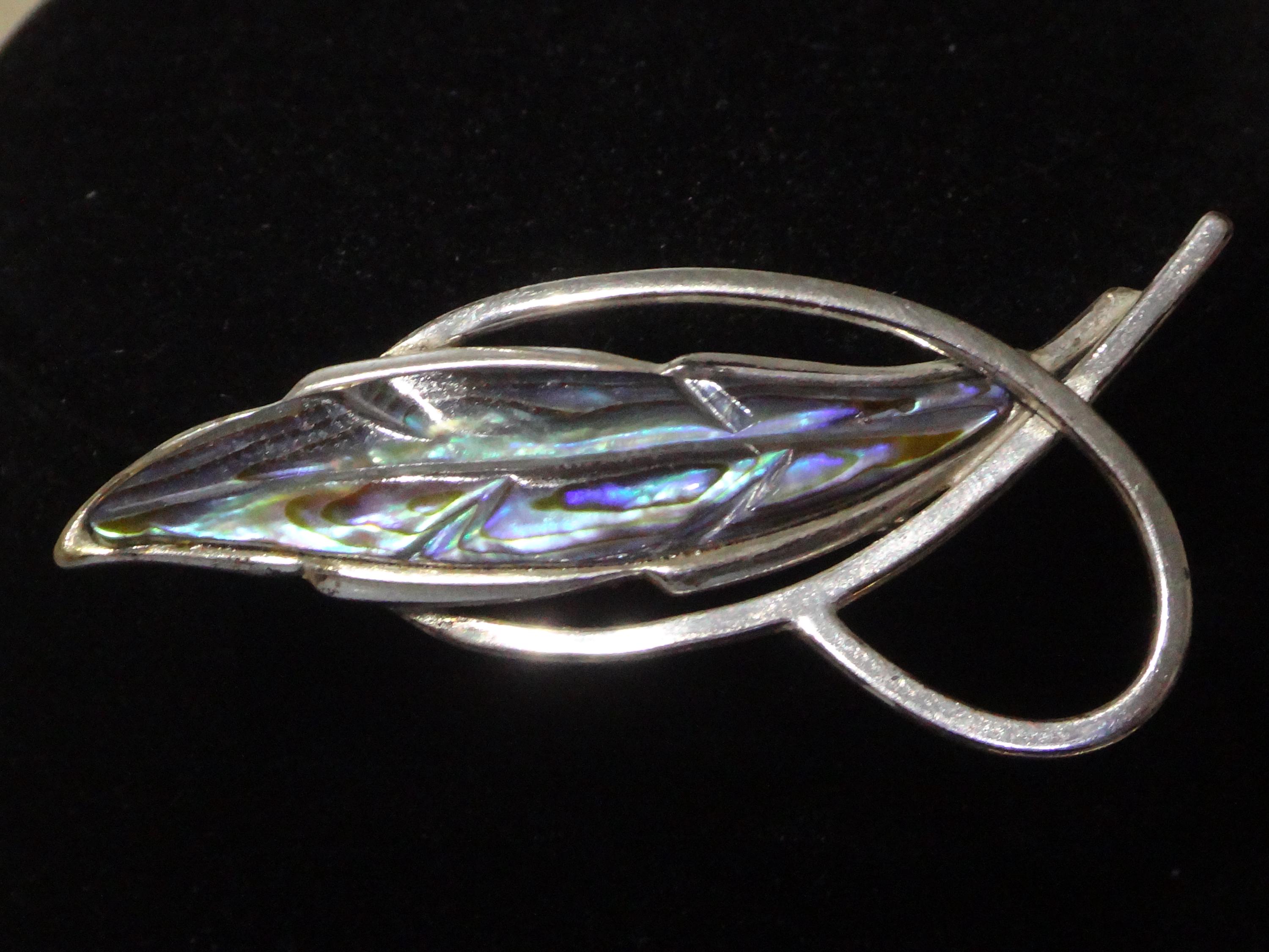 ataahua STGスターリングsilverシェルバタフライブローチ
