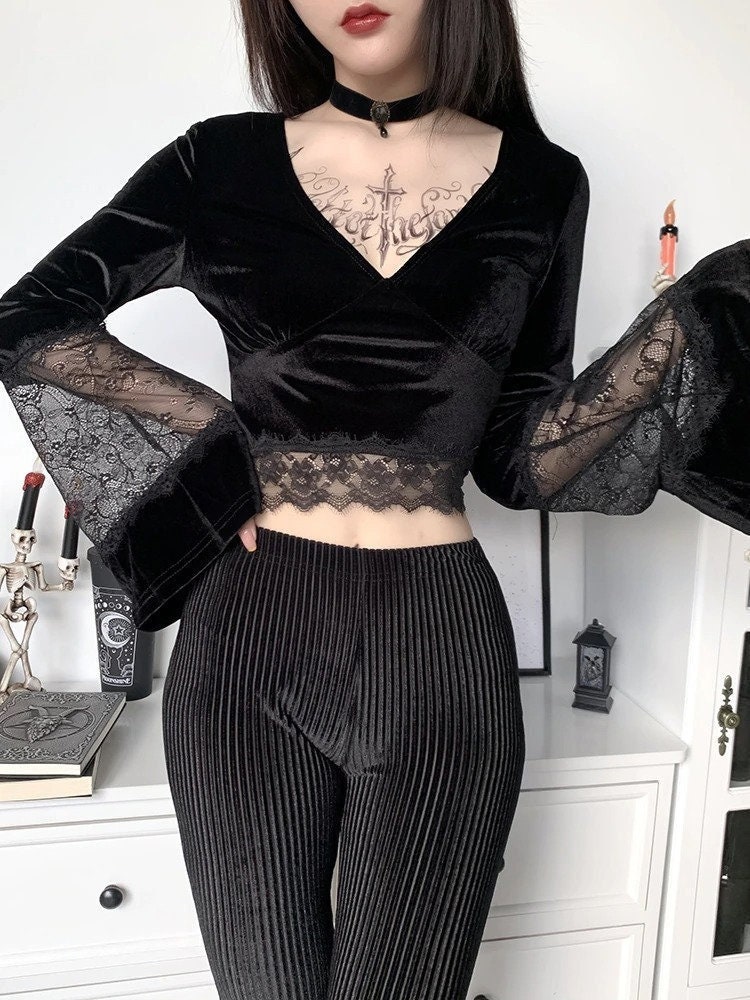 Hollow Out Lace Flare Sleeve Black Crop Top / Streetwear / - Etsy