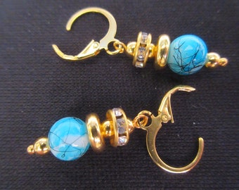 Des boucles d'oreilles