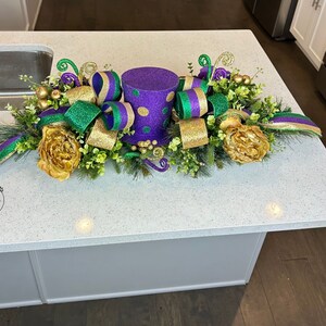 mardi gras mantle ideas