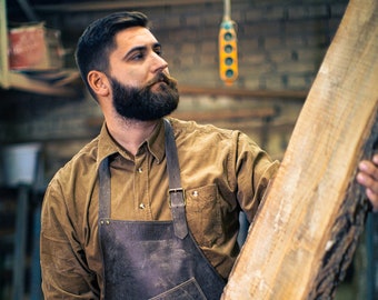 Craftsman Leather Apron • Personalized Gift • for Carpenters Craftsmen and Woodworkers • Lightweight • Robust • Quality Packaging • Brown