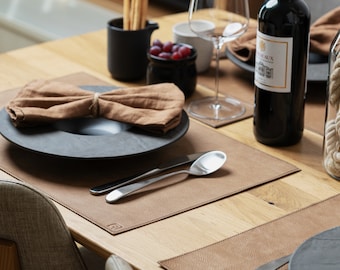 Sets de table rectangulaires en cuir véritable beige tabac • Personnalisés • Imperméables et robustes • Absorbants d'huile • Pour bar et salle à manger