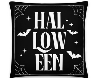 Svartvit Halloweenkudde: Kudde med läskig fladdermusmotiv