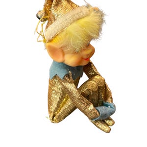 Vintage Gold Knee-Hugger Elf Ornament – 1960s Pixie Christmas Decoration with Felt and Metallic Fabric, Retro Holiday Collectible