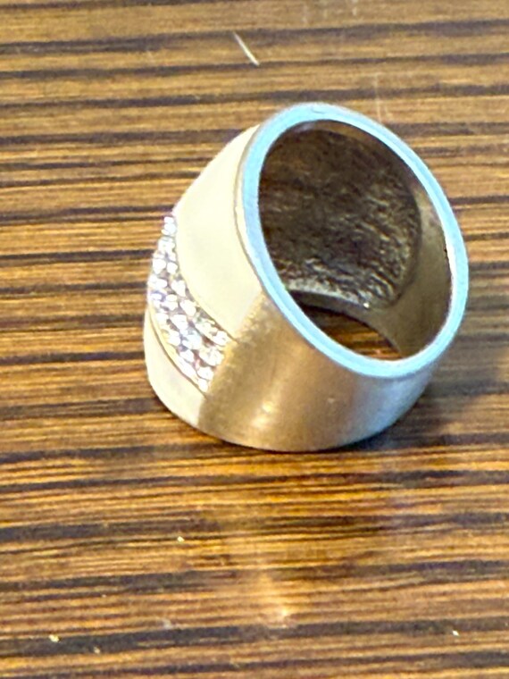 Bold White Enamel Statement Ring with Rhinestone … - image 4