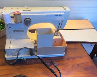 Huskvarna viking seeing machine model 3010 made in 1967 working condition heavy sewing