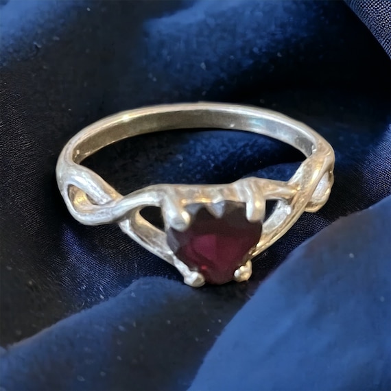Sterling silver heart shaped garnet ring