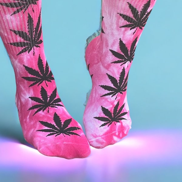 Tie Dye Socks Weed Leaf Pattern crew Socks for Men and Women soft cotton one size fits all smell proof bag