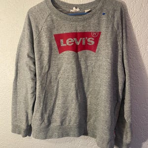 Levis Womens Sweater extra large Gray pullover Logo crewneck graphic classic intahe t shirt clothing