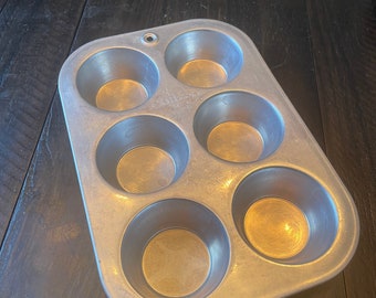 Vintage Chilton 6 Cup Aluminum Muffin Pan 606-1