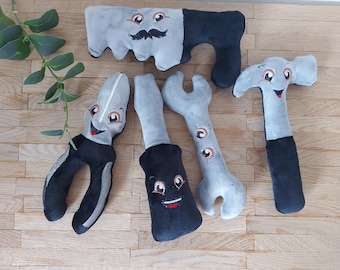 Werkzeug aus Plüsch/ Kinder Werkzeug/ Schraubenzieher/ Hammer/Säge/Zange/Schraubenschlüssel.