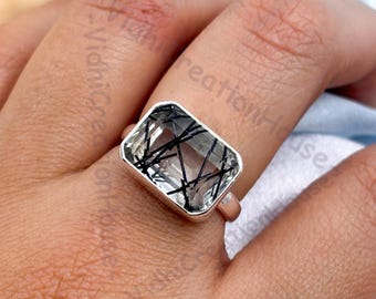 Anillo solitario de cuarzo rutilado con talla esmeralda: plata de ley 925