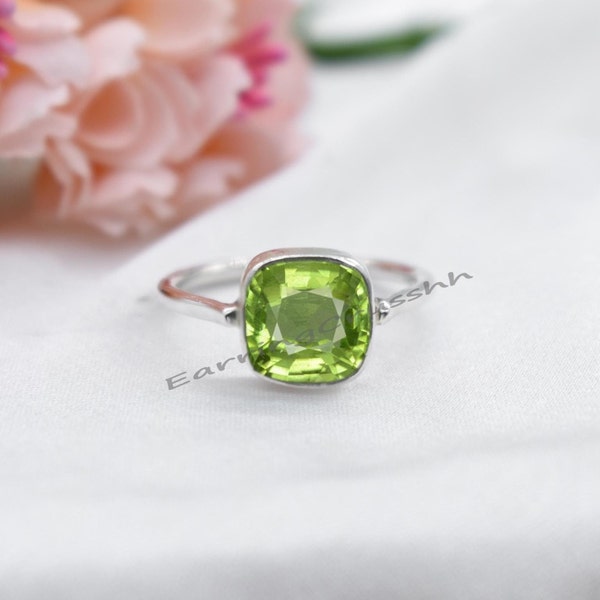 Natural Peridot Ring, Peridot Ring, August Birthstone Gift, Solitaire Minimalist Ring, 925 Sterling Silver, Everyday Peridot Ring, Gift Her