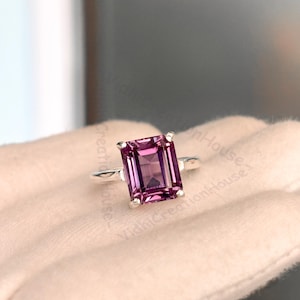 Anillo de compromiso de alejandrita, anillo vintage de plata 925, anillo de alejandrita de corte esmeralda de 9 x 11 mm, anillo de aniversario de bodas, regalo de piedra natal de junio