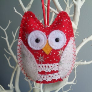 Owl felt Christmas hanging decoration ornament - Handmade in Kent.