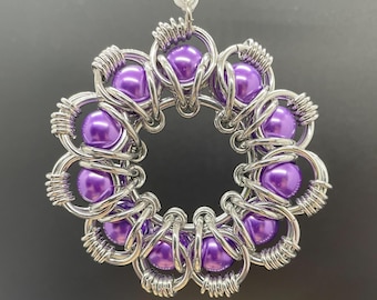 Chainmail tutorial – Get Your Bearings Christmas Ornament (chain mail kits sold separately)