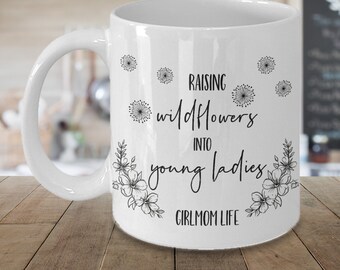 Taza de café "Criando a una jovencita" - Regalo para mamá, cerámica, 325 g/440 g