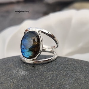 Genuine Labradorite, 925 Sterling Silver,Bohemian Ring,Princes Ring,Unique Ring,Labradorite Ring,Rings for Gift, minimalist fathers day gift