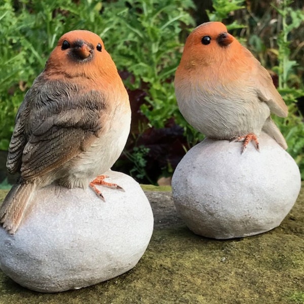 SET OF 2 Robins on Pebbles, realistic stone effect, great indoor or outdoor garden ornaments or grave decoration