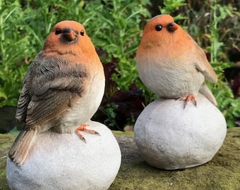 SET OF 2 Robins on Pebbles, realistic stone effect, great indoor or outdoor garden ornaments or grave decoration