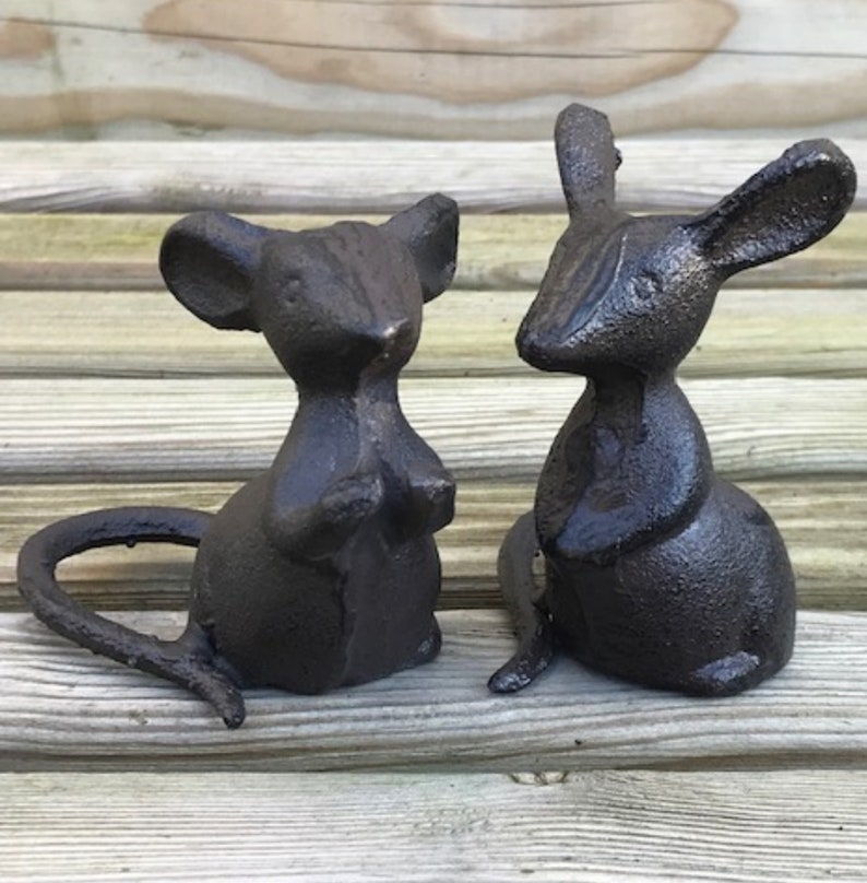 Set of 2 heavy solid cast iron mice indoor or garden ornament decorations, one 'Talking' one 'Listening' great novelty mouse lover gift image 1