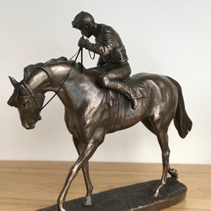 Bronze 'On Parade' race horse and jockey figurine by David Geenty in Cold Cast Bronze, gift boxed image 4