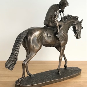 Bronze 'On Parade' race horse and jockey figurine by David Geenty in Cold Cast Bronze, gift boxed image 3