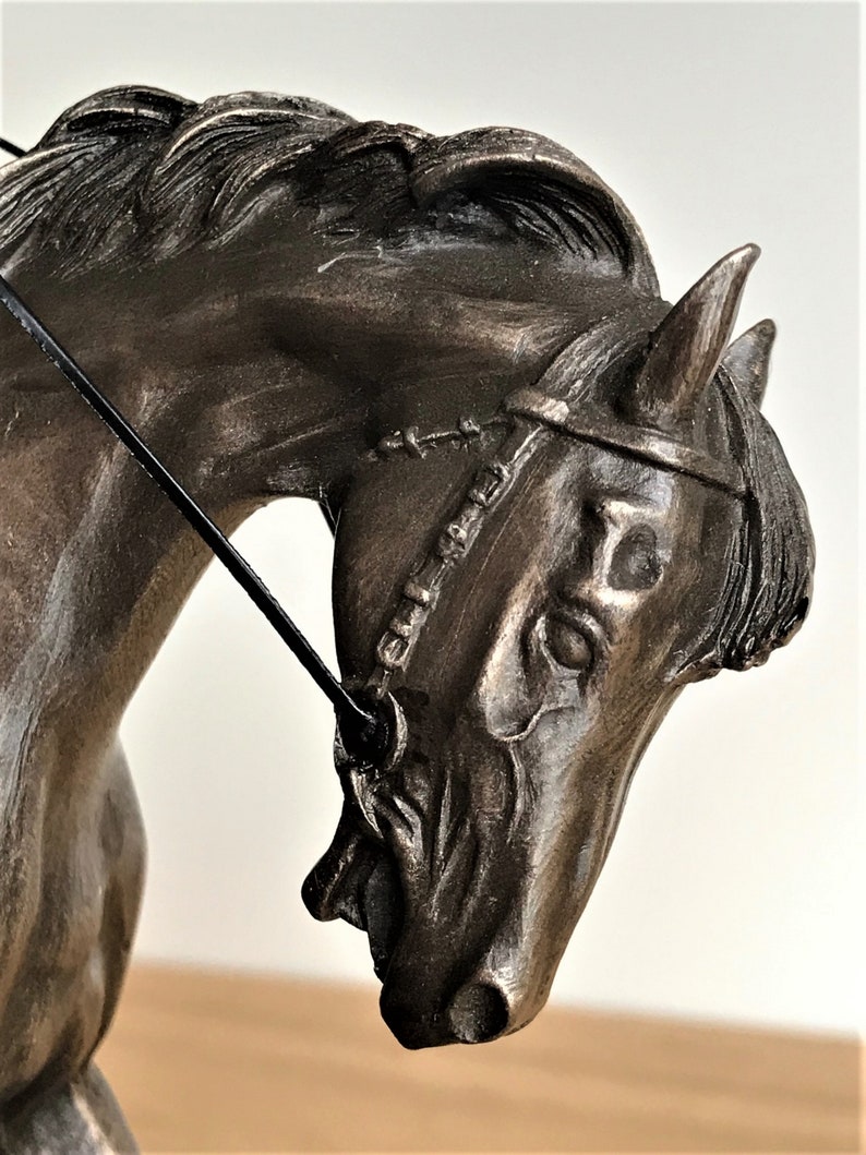 Bronze 'On Parade' race horse and jockey figurine by David Geenty in Cold Cast Bronze, gift boxed image 7