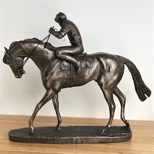 Bronze 'On Parade' race horse and jockey figurine by David Geenty in Cold Cast Bronze, gift boxed image 5