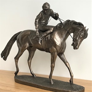 Bronze 'On Parade' race horse and jockey figurine by David Geenty in Cold Cast Bronze, gift boxed image 2