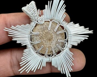 Colgante de coral fósil hecho a mano envuelto en alambre de plata, joyería bohemia artesanal única, regalo para mamá