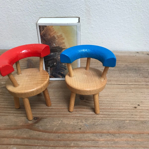 Vintage dolls house wooden chairs,retro,bow back,kitchen seating,dining room table,garden,blue and red,miniature,small,display,collectible,