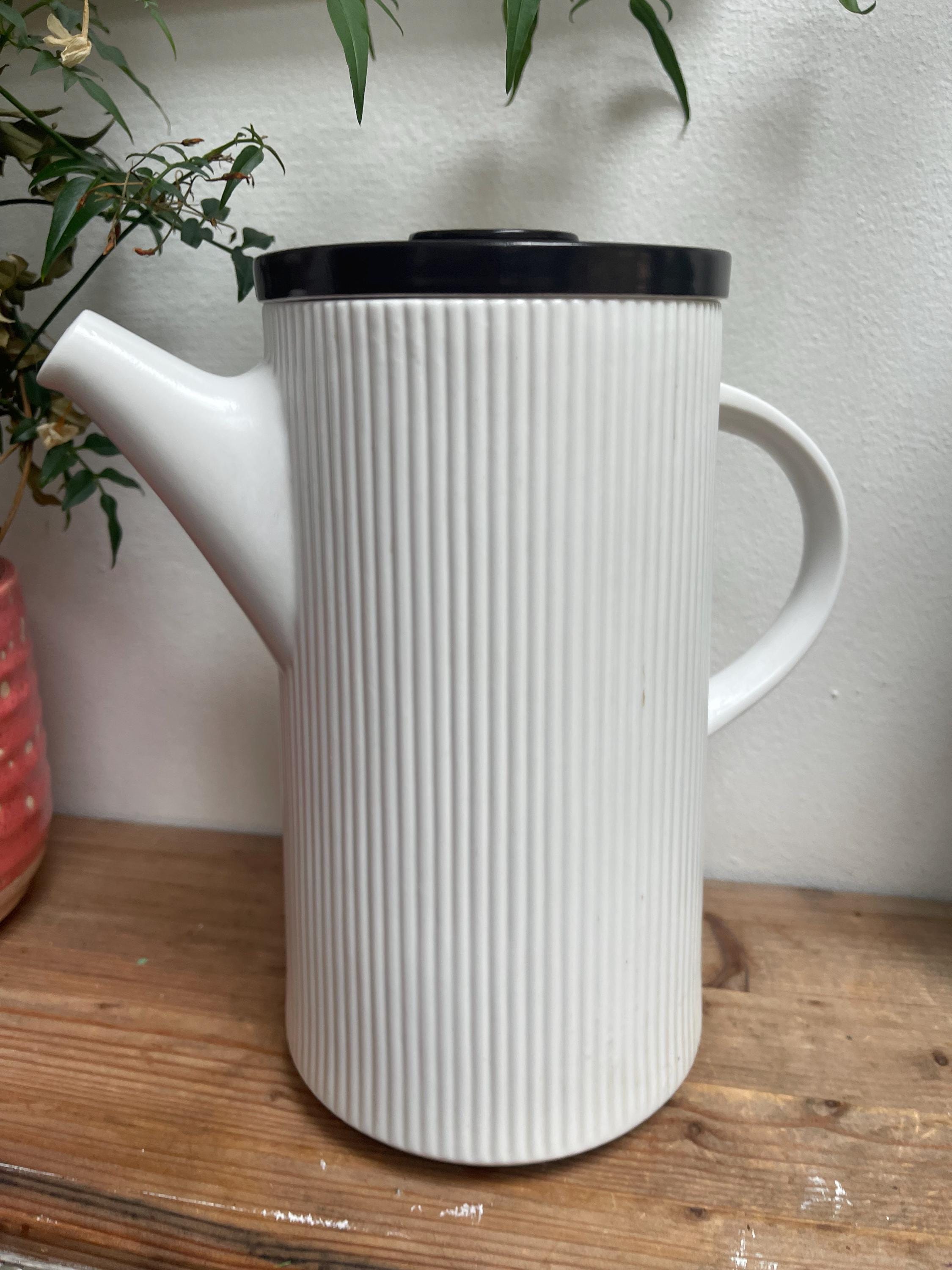 Cordalite Classic German Coffee Hot Chocolate Pot, White Ribbed