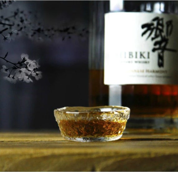 Enjoy your whiskey or your spirit drink with that unique heat-resistant cup beautiful japanese crystal glass