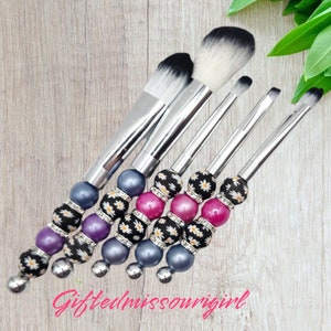 LAST CHANCE Black Daisy Print Makeup Brush Set // 5 Piece // Beaded Makeup Brushes //Makeup Brush Gift Set // Ready to Ship L271 11/24