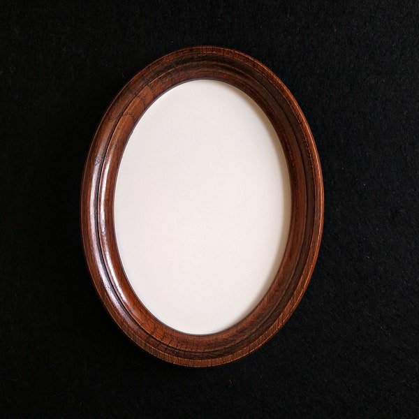 Modern oval frame, wooden frame, oval frame, oval photo frame