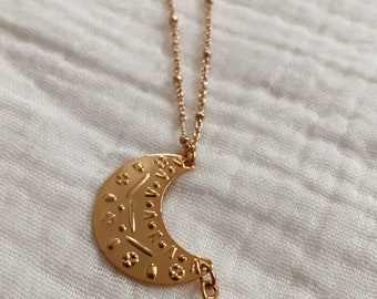 Luna necklace - Stamped moon pendant and its mother-of-pearl star