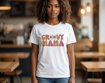 Groovy Mama T-Shirt | Retro Daisy Typography, 70s Mom Tee
